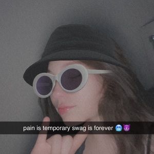 Meet your Posher, Danika